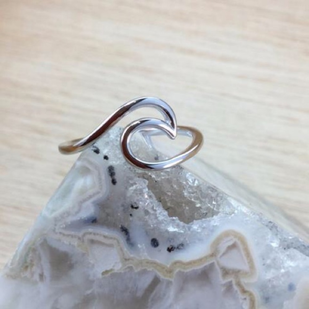 Wave Ring - Picture 2 of 5